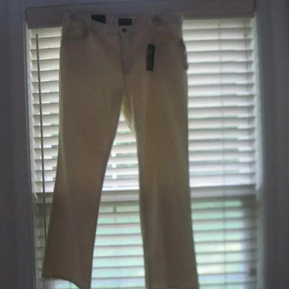 NWT CHAPS Denim Slimming Fit Ivory Pants Size 16R